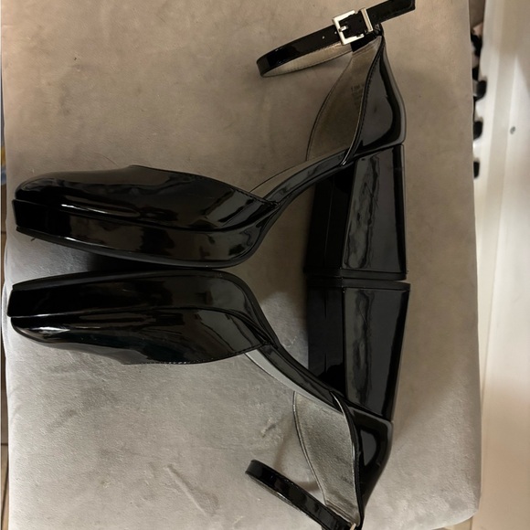 Worthington Black Closed Patent High Heels - Picture 8 of 8